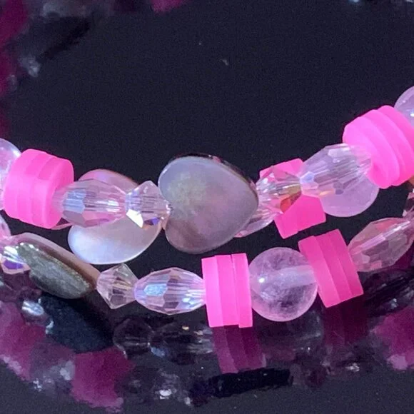 Breast Cancer Awareness beaded coil bracelet (Handmade) - Picture 5 of 5